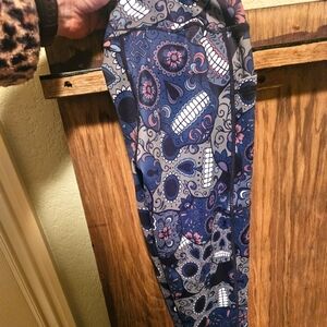 CVG Constantly Varied Gear Blue and Gray Skull Pattern Leggings